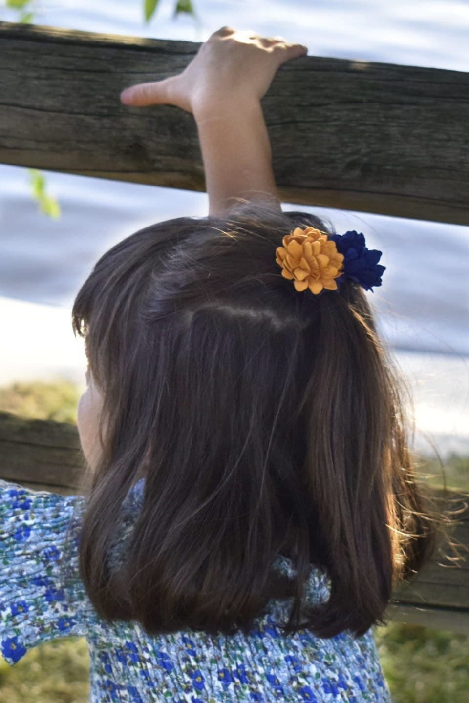 Pinza de flores mostaza y caldero